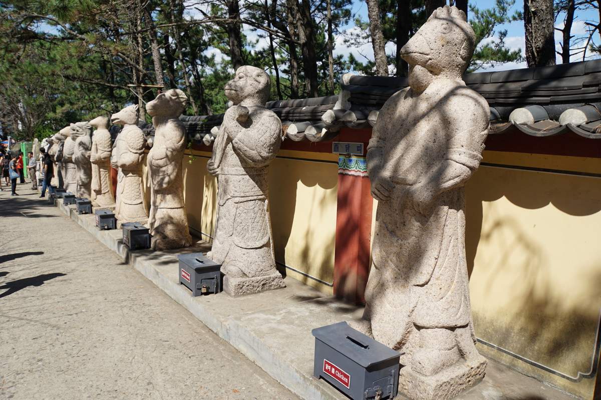 Bildergebnis für haedong tempel statuen