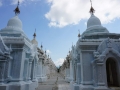 2017-10 Mandalay Kuthadaw-Pagoda -004
