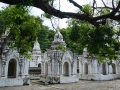 2017-10 Mandalay Kuthadaw-Pagoda -011
