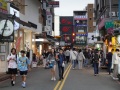 202504_6YizhongMarket-018
